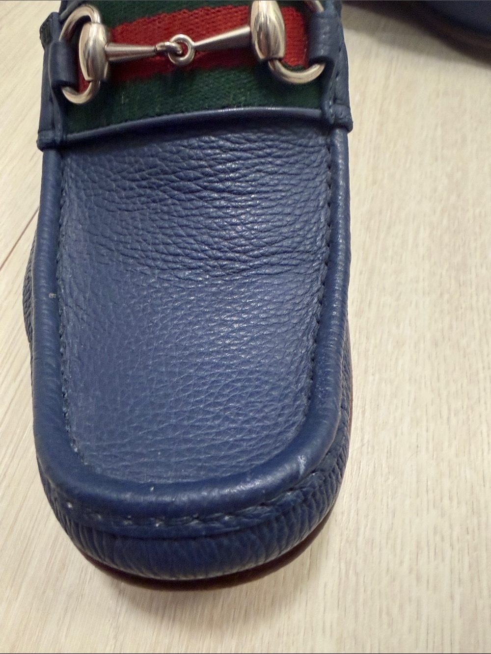Men's Gucci Navy slip on leather Loafers. Classic Horsebit. Size 10 - Picture 4 of 6